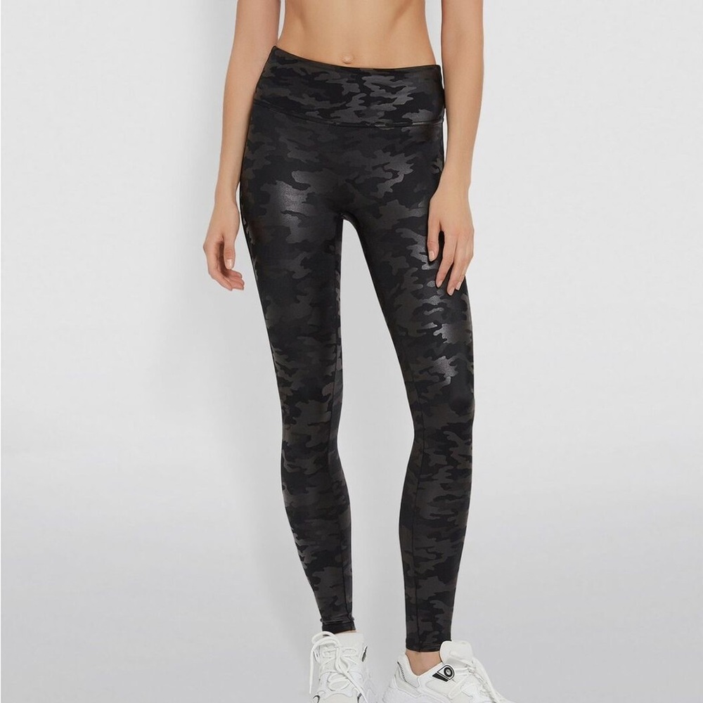 Spanx black camo faux leather leggings small NWT